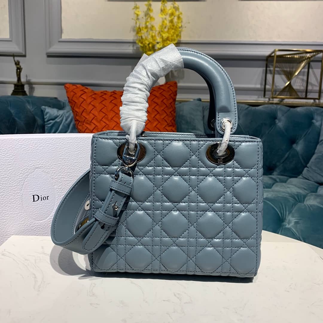 Chr1st1an D10r Lady D10r 20CM Replica Bag