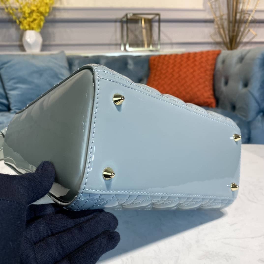 Chr1st1an D10r Lady D10r 24CM Replica Bag