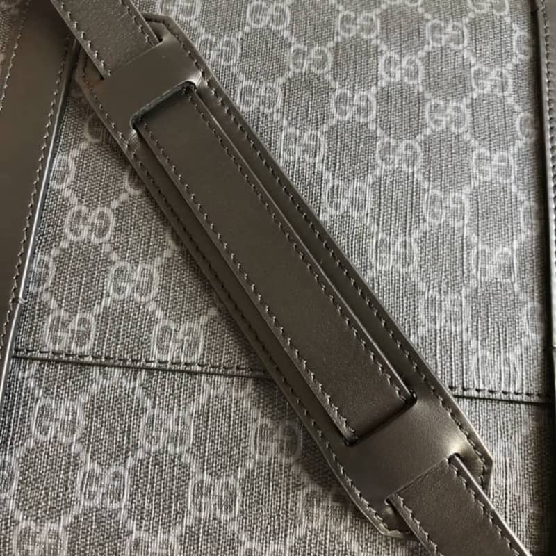 Gvc*1 GG Svp*me Canvas Messenger Bag Replica Black 658542