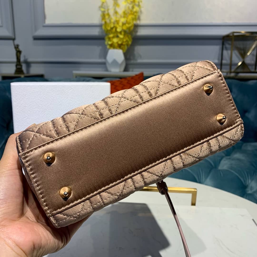 Chr1st1an D10r Lady D10r 20CM Replica Bag