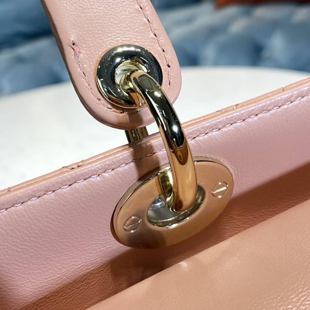 Chr1st1an D10r Lady D10r 32CM Replica Bag