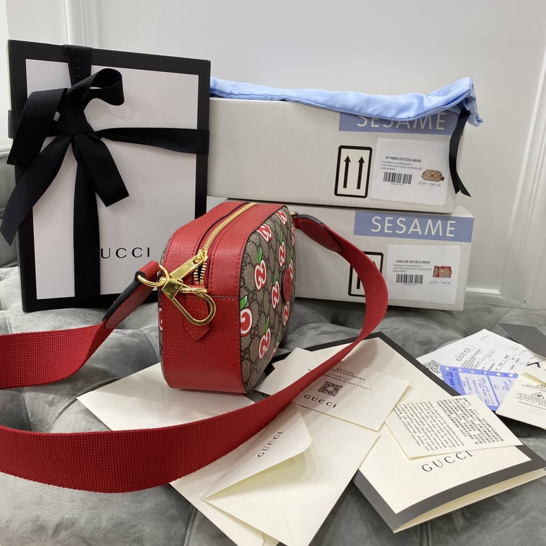 Gvc*1 Svp*me Canvas Camera Bag Replica Red 574886