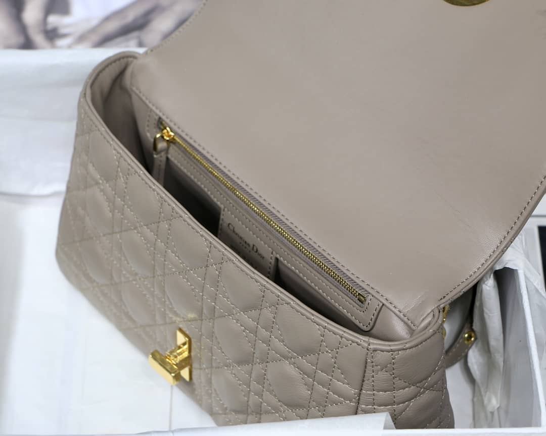 Chr1st1an D10r Caro Replica Bag