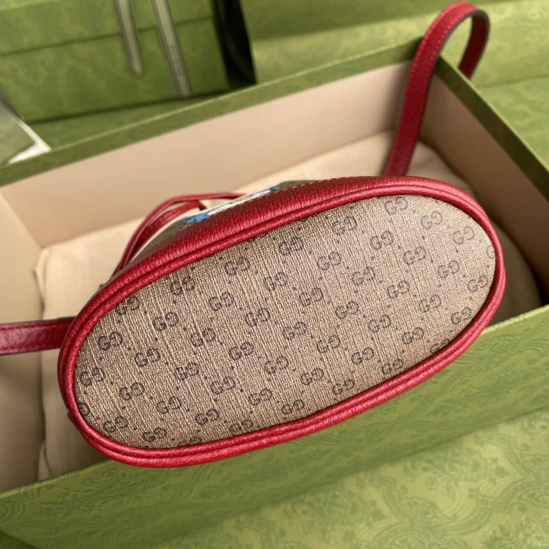 Gvc*1 Doraemon X Gvc*1 Mini Bucket Bag Replica 647801