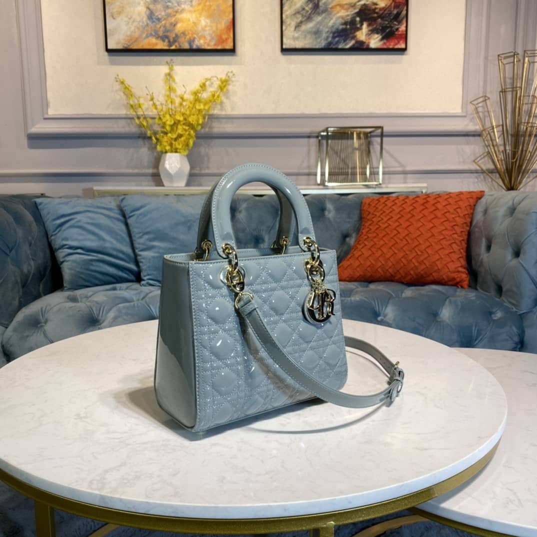 Chr1st1an D10r Lady D10r 24CM Replica Bag