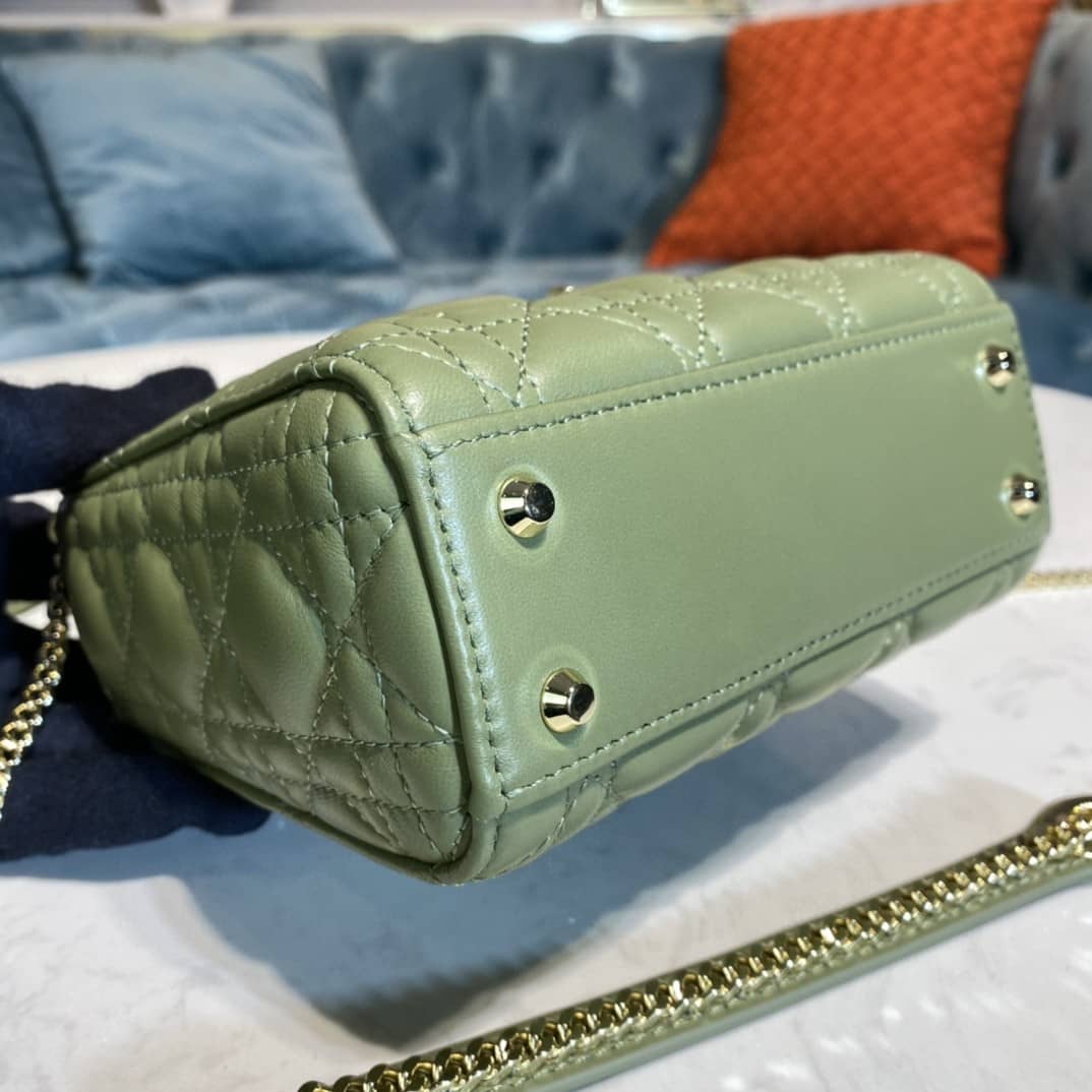 Chr1st1an D10r Lady D10r 17CM Replica Bag