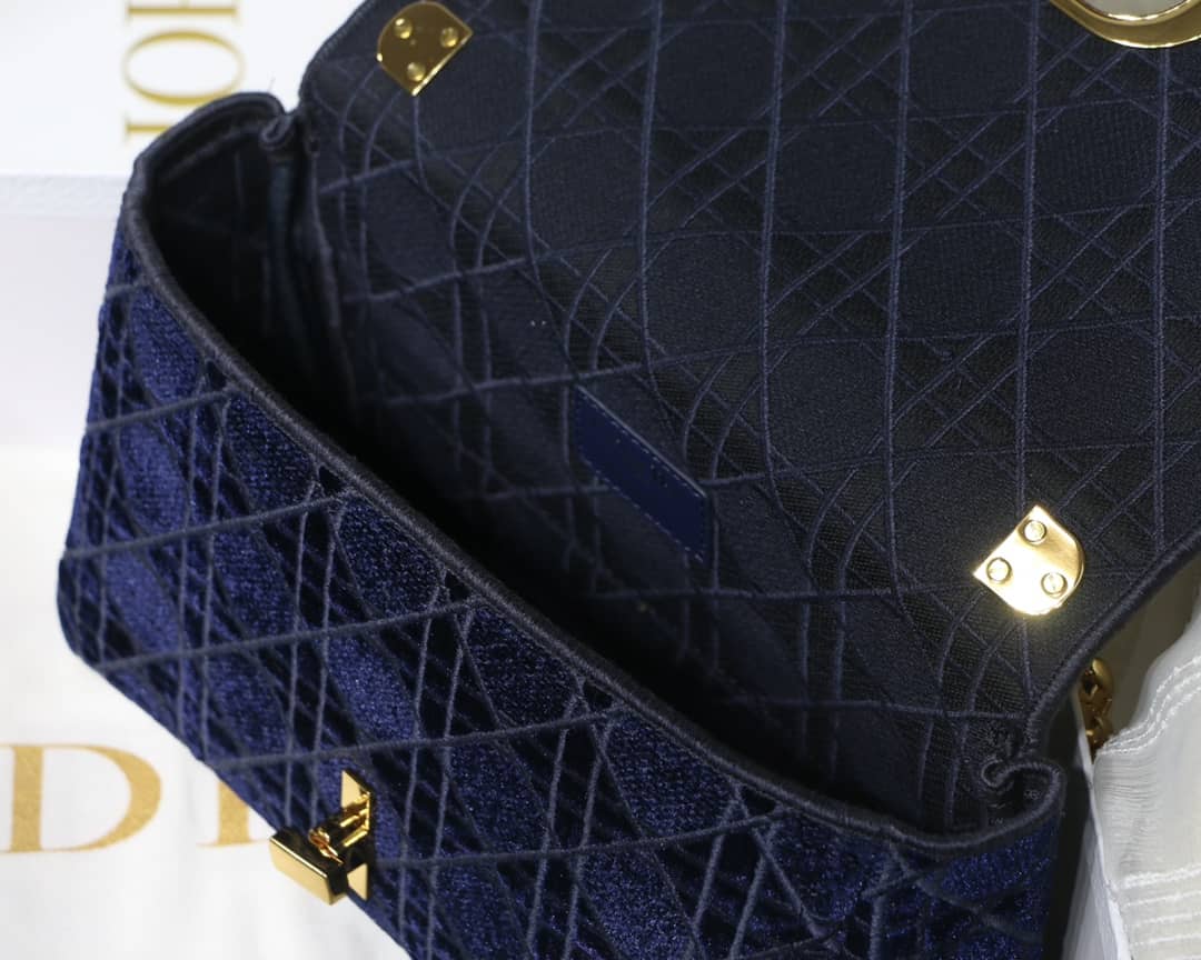 Chr1st1an D10r Caro Replica Bag