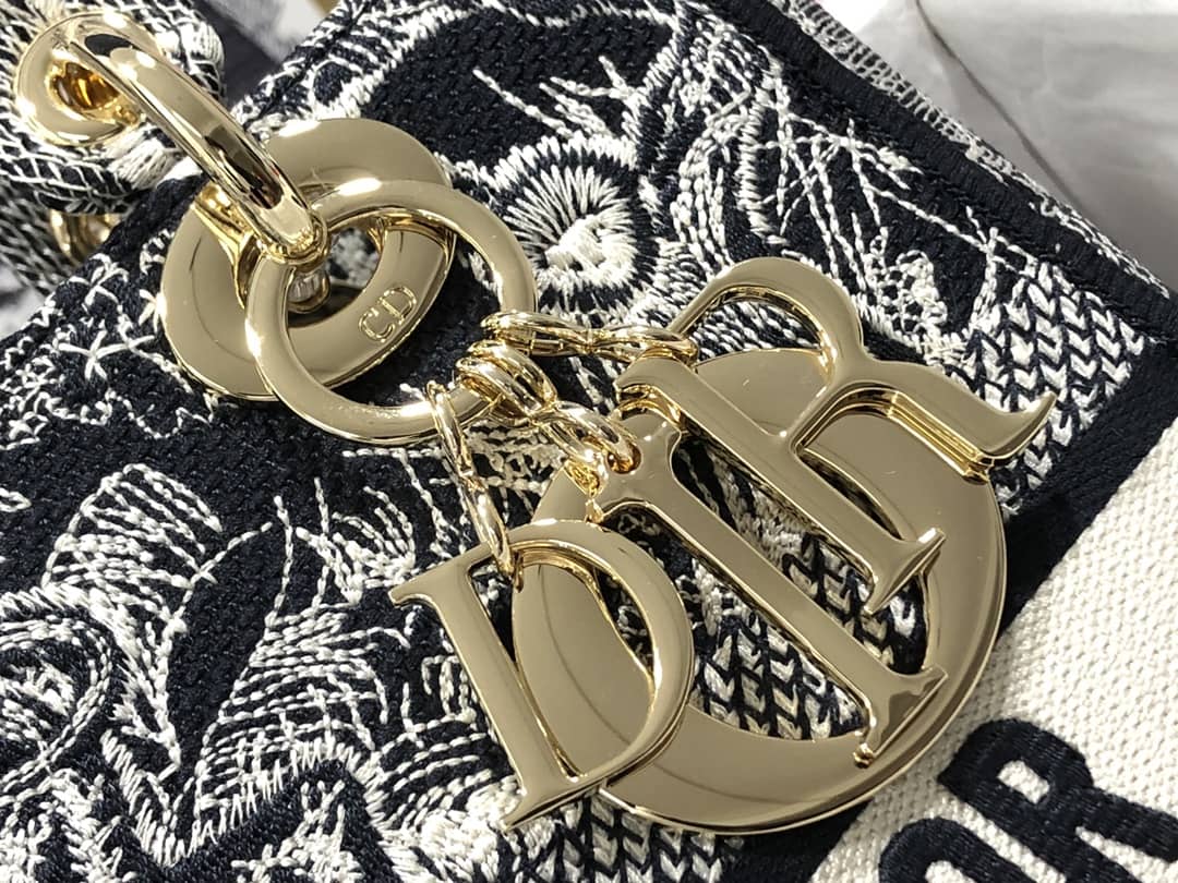 Chr1st1an D10r Lady D10r 24CM Replica Bag