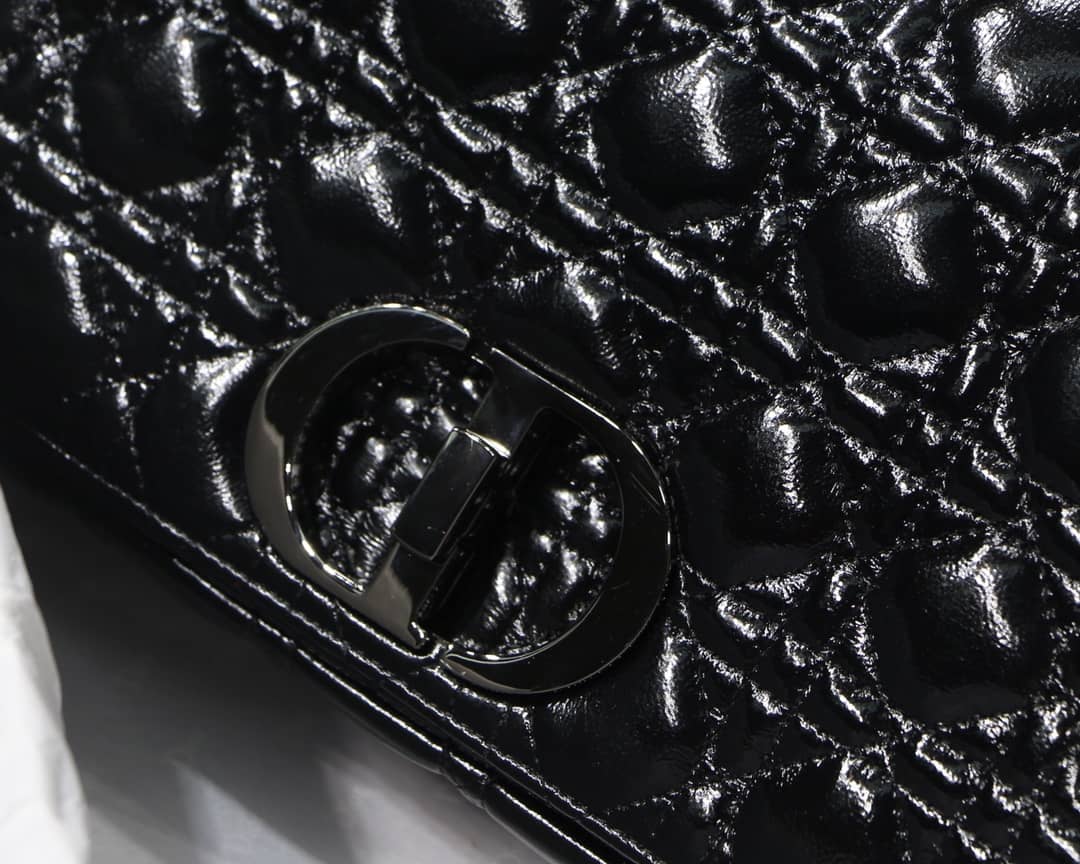 Chr1st1an D10r Caro Replica Bag