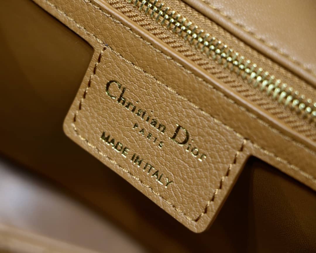 Chr1st1an D10r Caro Replica Bag