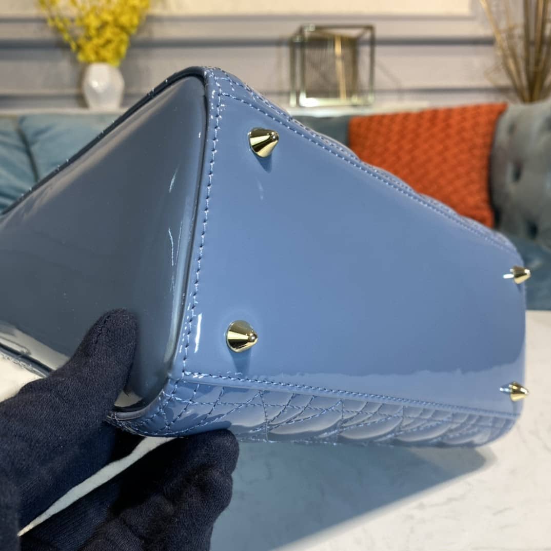 Chr1st1an D10r Lady D10r 24CM Replica Bag