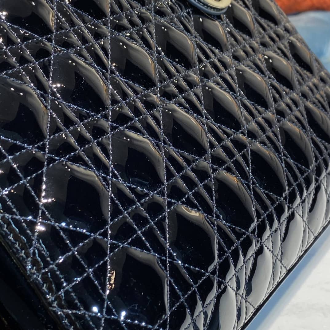 Chr1st1an D10r Lady D10r 32CM Replica Bag