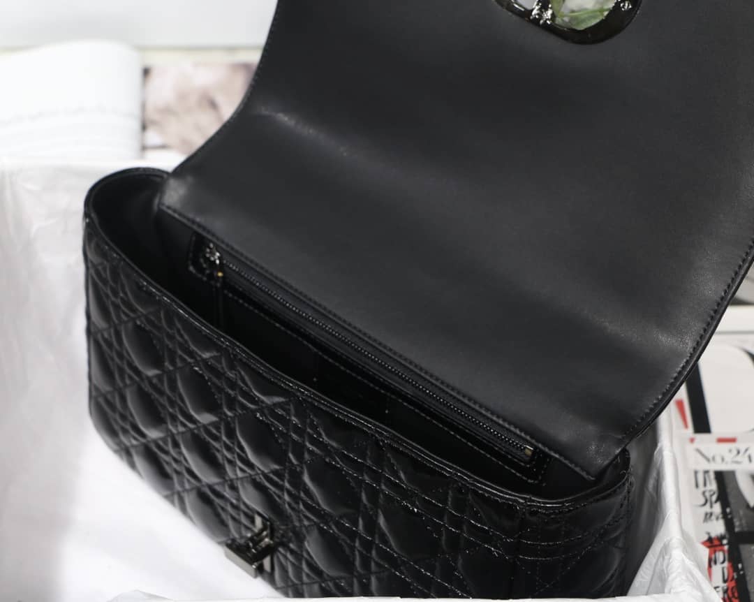 Chr1st1an D10r Caro Replica Bag