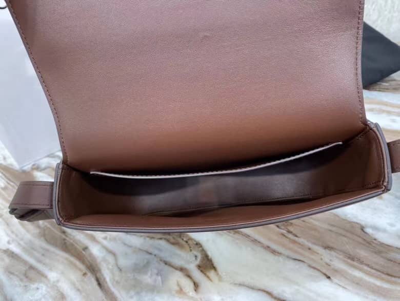 Ce1i*e Triomphe Bag Dupe Medium Maillon Triomphe Calfskin Replica Bag