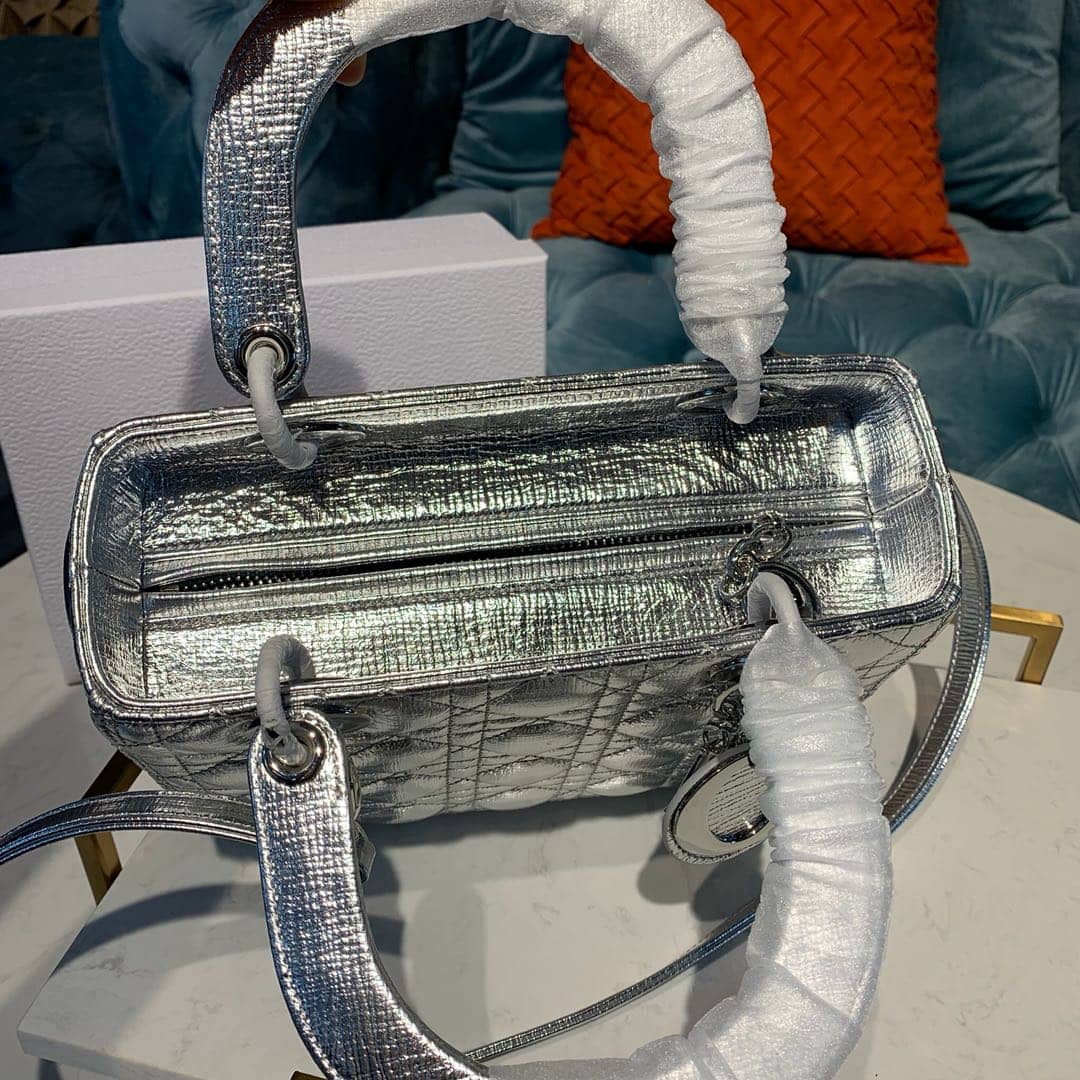 Chr1st1an D10r Lady D10r 24CM Replica Bag