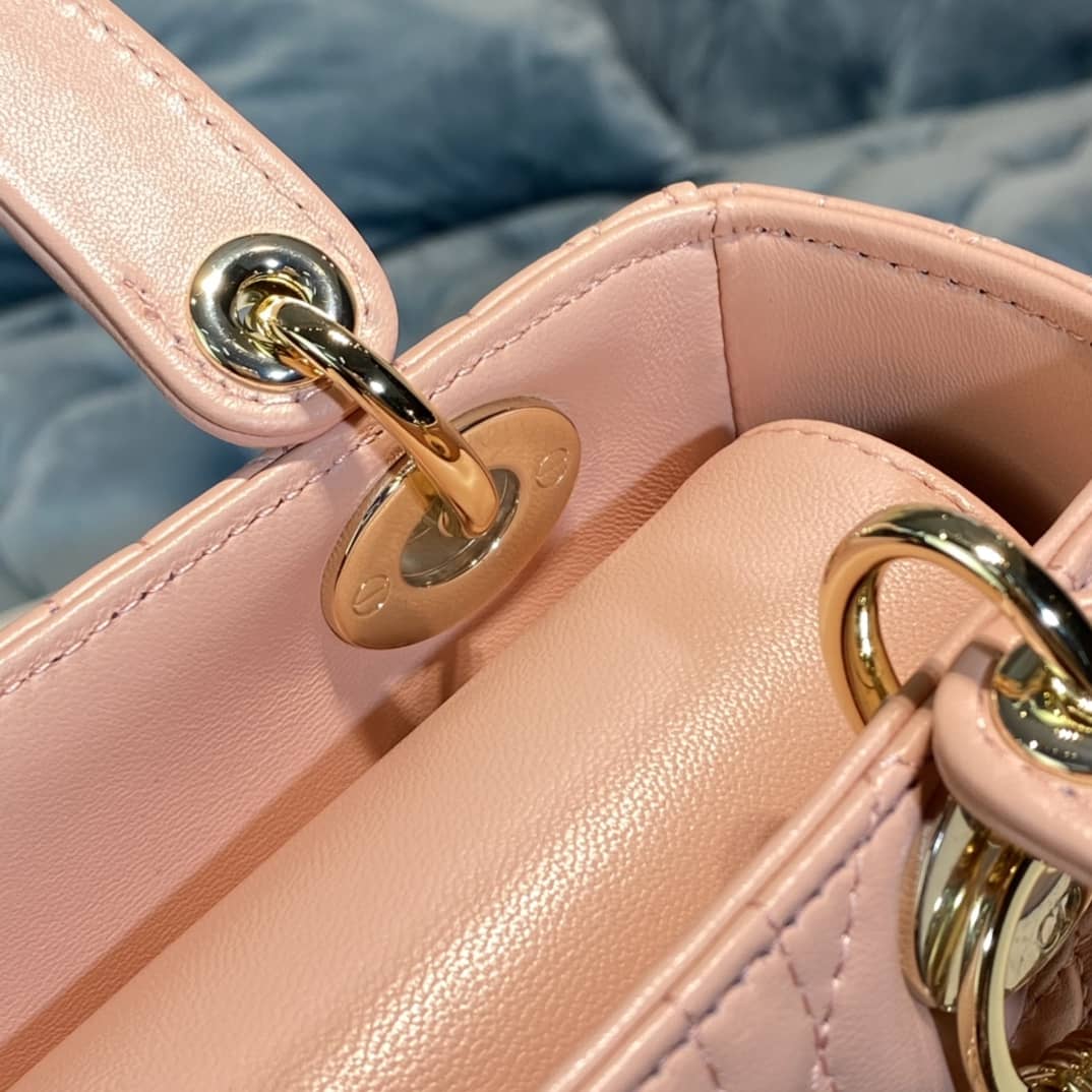 Chr1st1an D10r Lady D10r 20CM Replica Bag