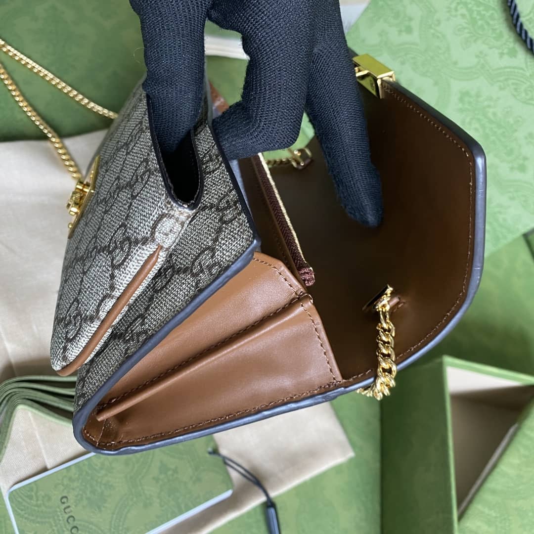 Gvc*1 Padlock Chain Long Wallet Black Replica 658226