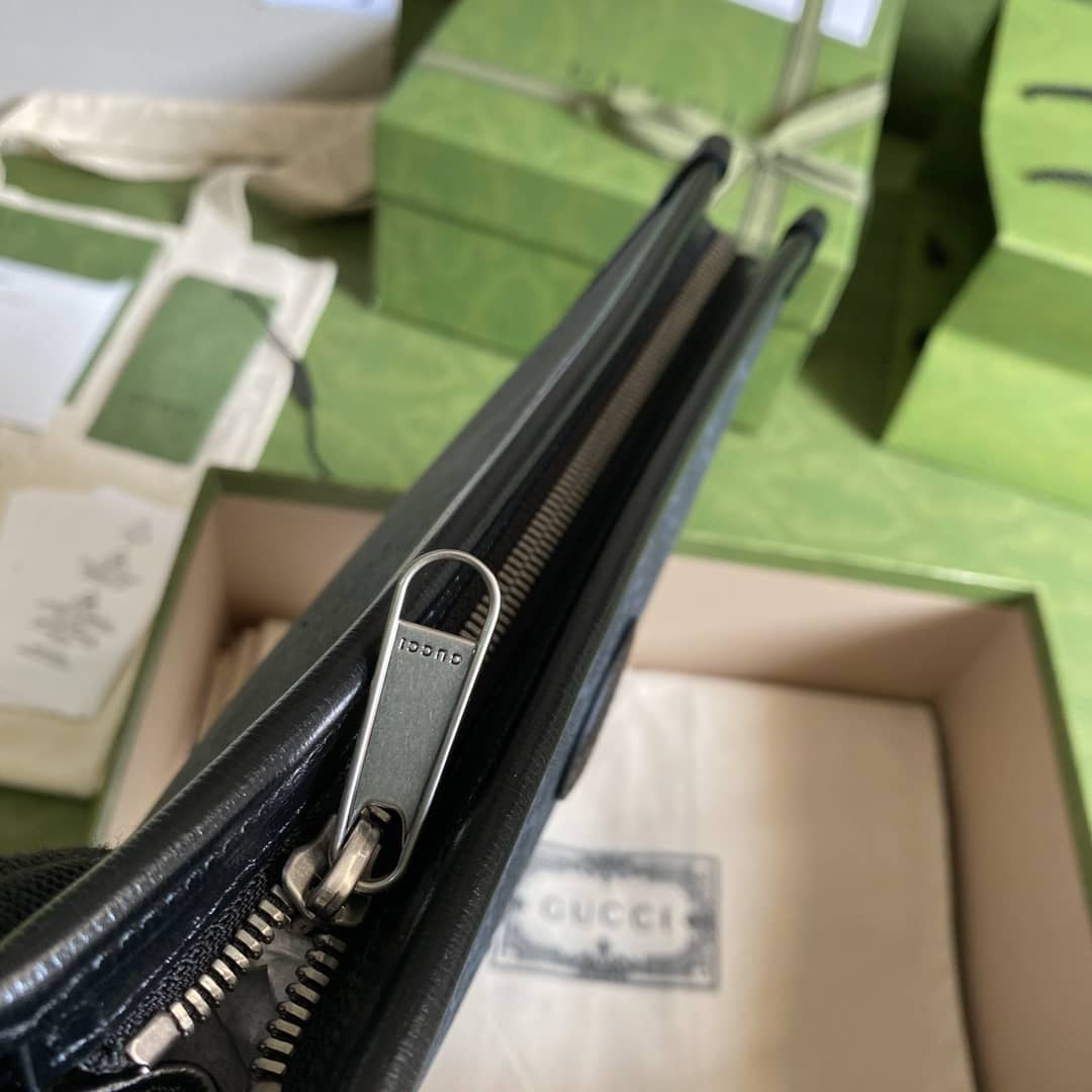 Gvc*1 Interlocking G Beauty Case Replica 672956