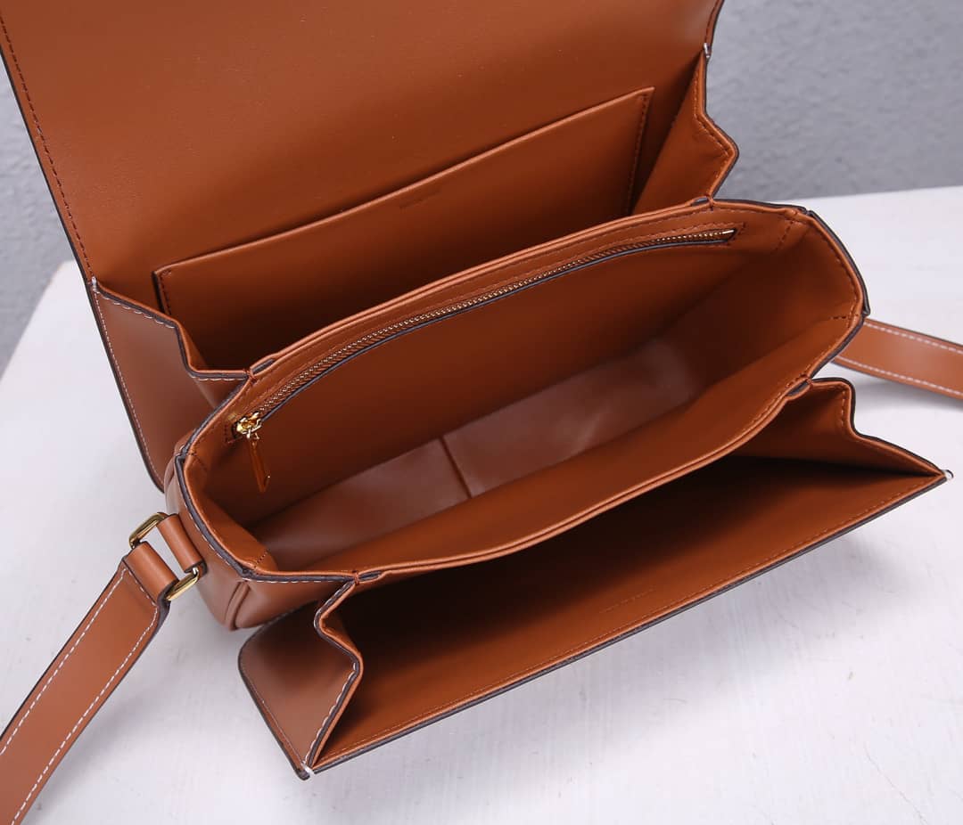 Ce1i*e Bag Dupe Triomphe Teen 22cm