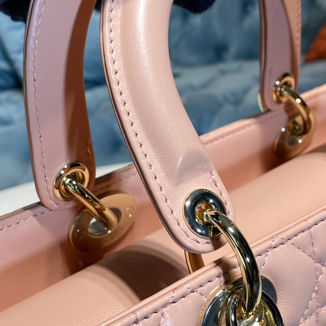 Chr1st1an D10r Lady D10r 32CM Replica Bag