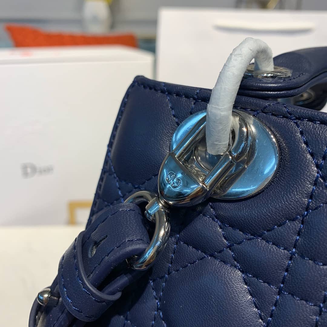 Chr1st1an D10r Lady D10r 20CM Replica Bag