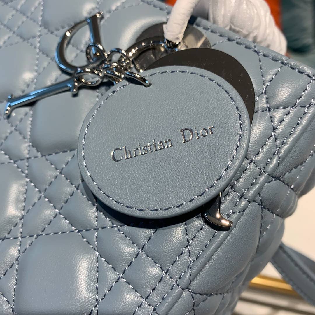 Chr1st1an D10r Lady D10r 24CM Replica Bag