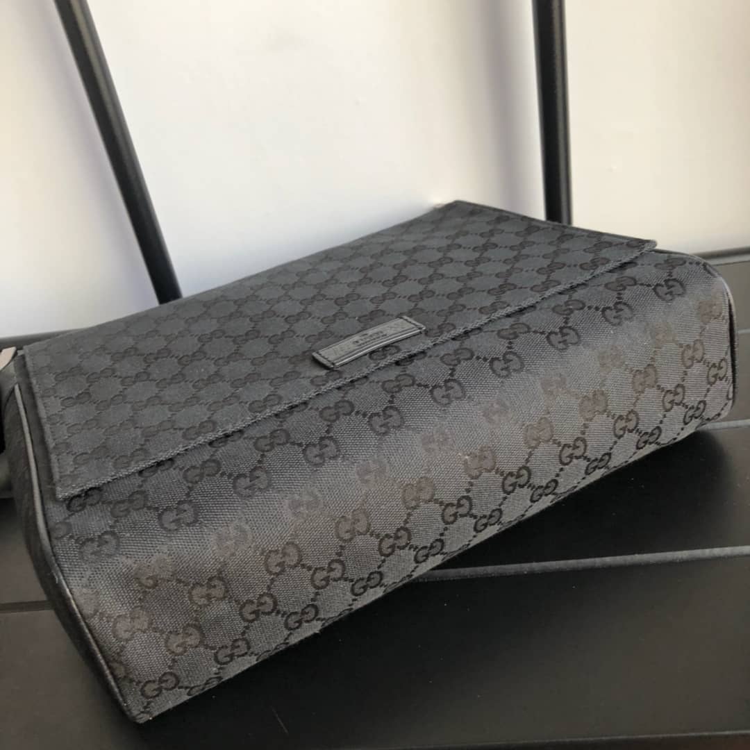 Gvc*1 GG Canvas Messenger Bag Replica Black 146236