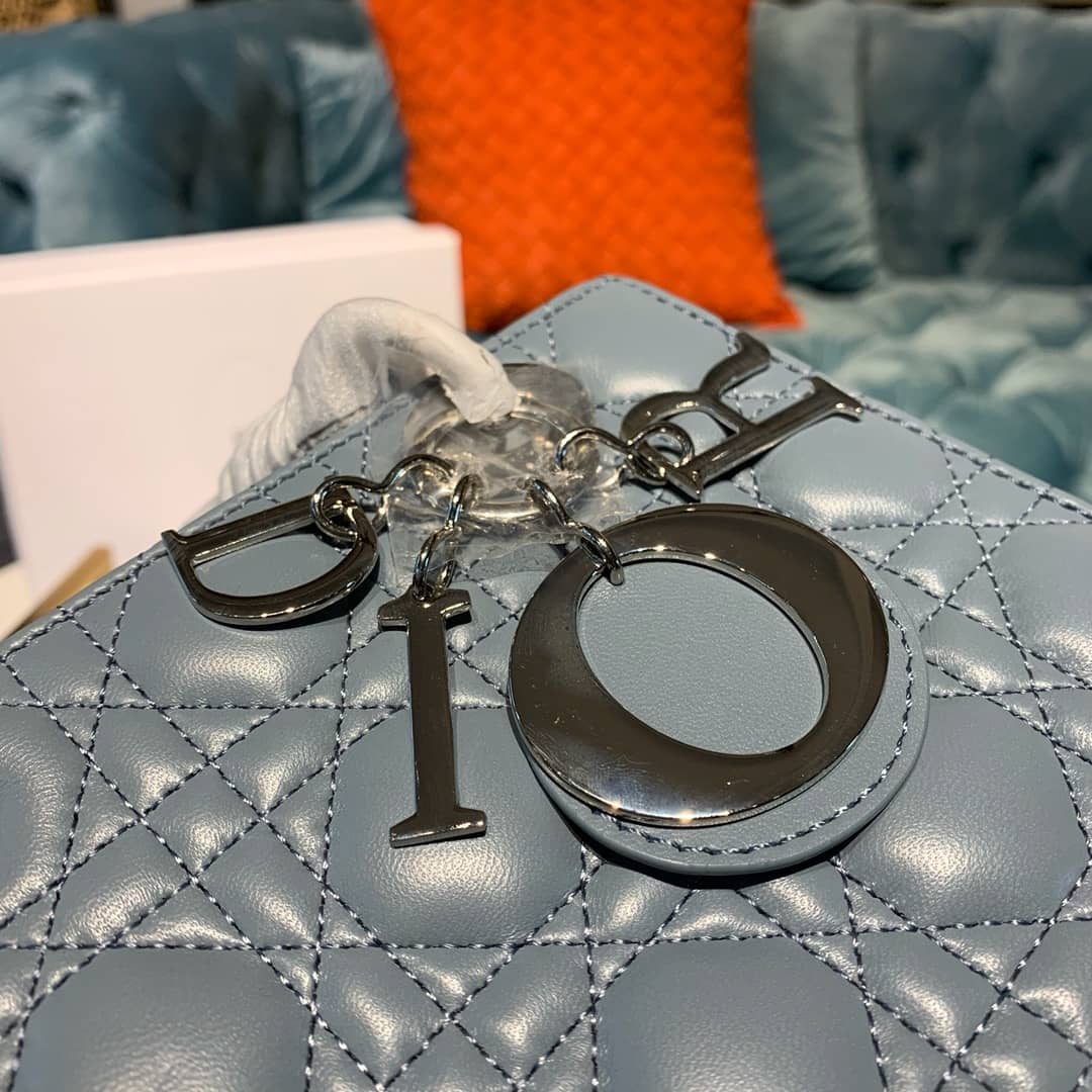 Chr1st1an D10r Lady D10r 20CM Replica Bag