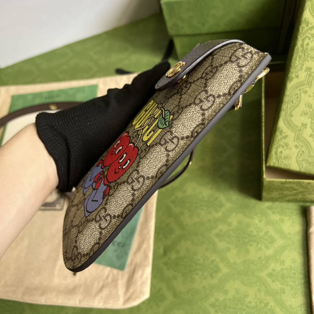 Gvc*1 Cherry Print Phone Case Brown 700732 Replica