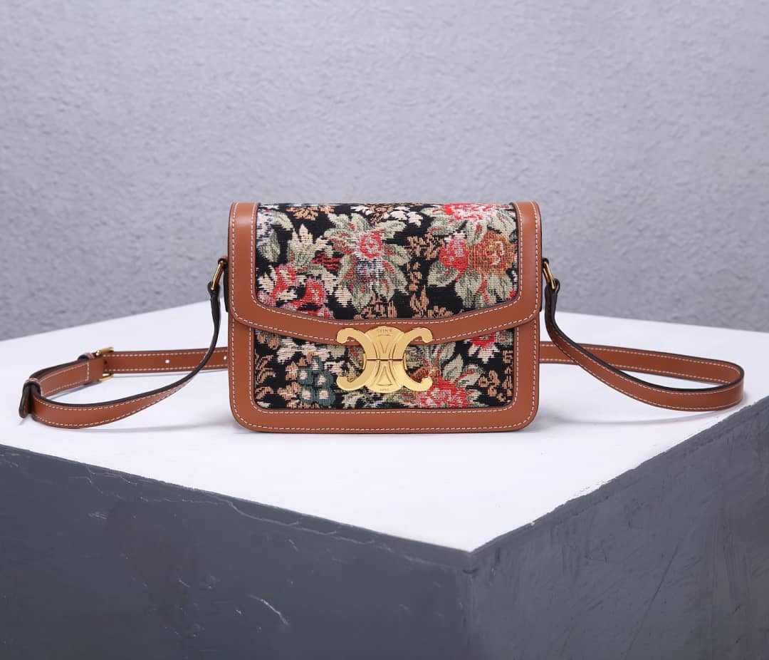 Ce1i*e Bag Dupe Triomphe Teen 18.5cm