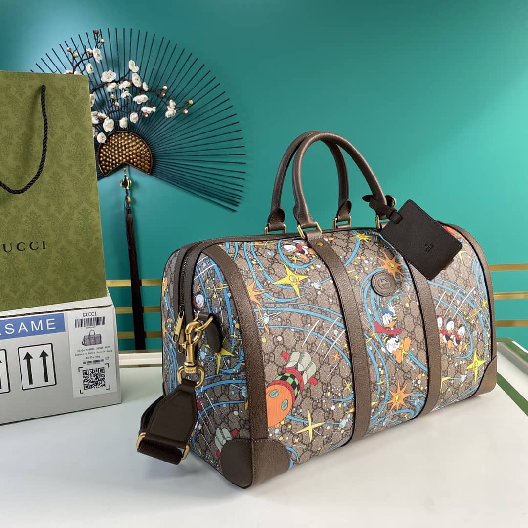 Gvc*1 x Disney Donald Duck Duffle Bag Replica 648085(Cola)