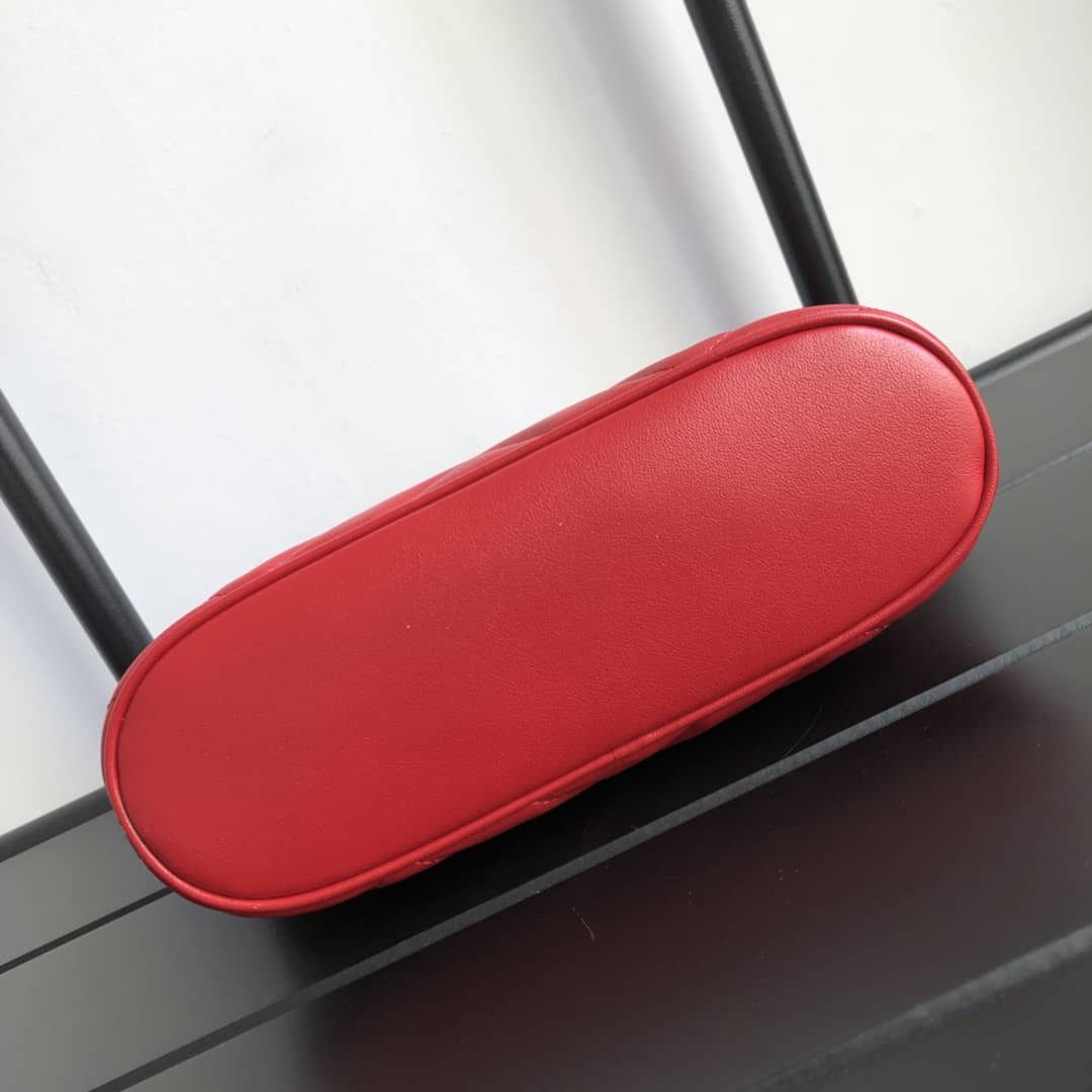 Gvc*1 GG Marmont Quilted Vanity Bag Replica Red 625690