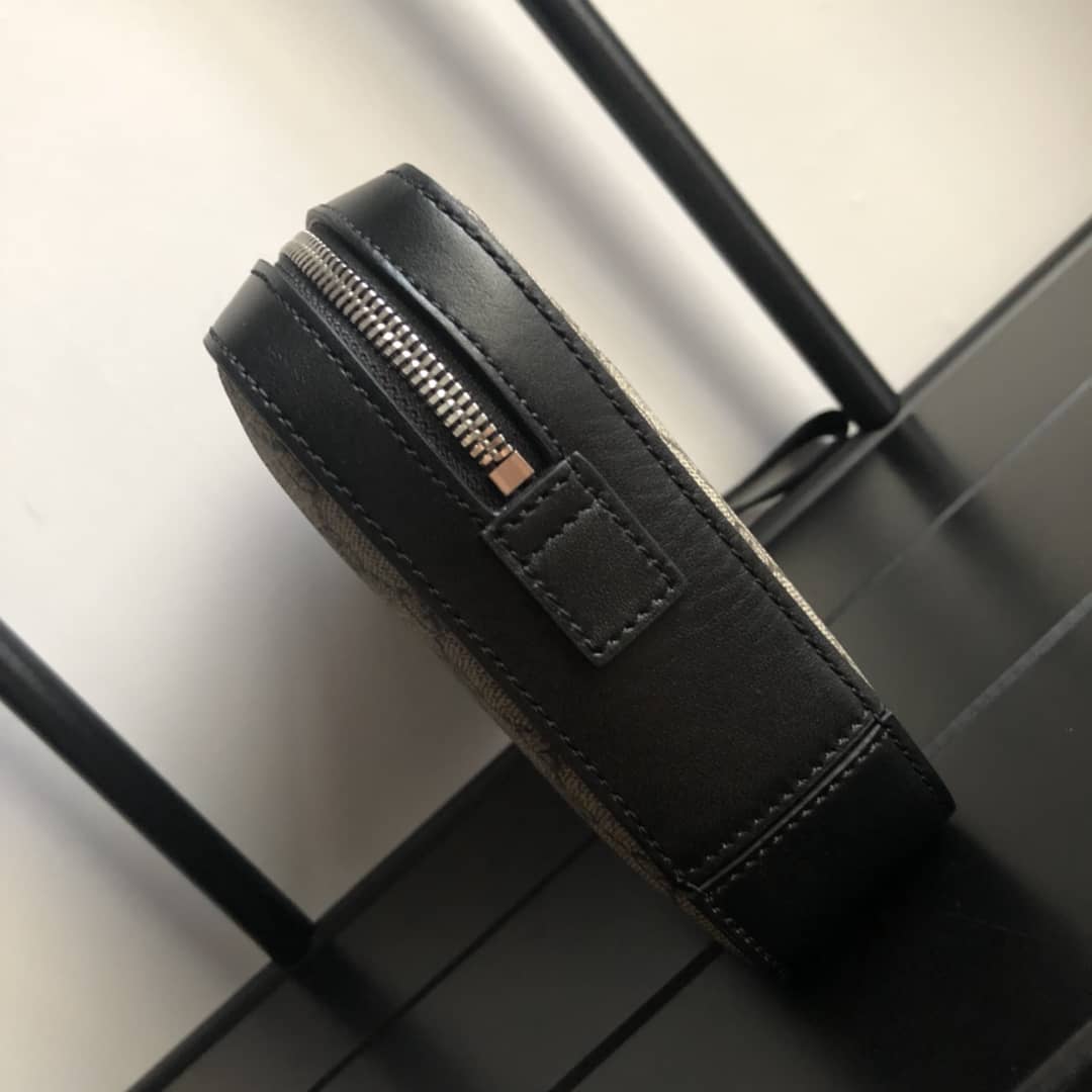 Gvc*1 GG Svp*me Wash Bag Replica Brown 495562