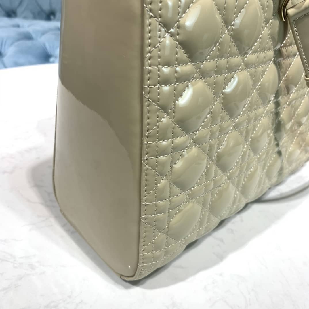 Chr1st1an D10r Lady D10r 32CM Replica Bag