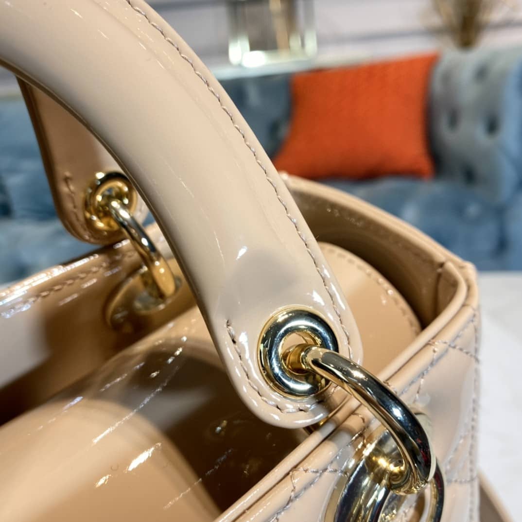 Chr1st1an D10r Lady D10r 24CM Replica Bag