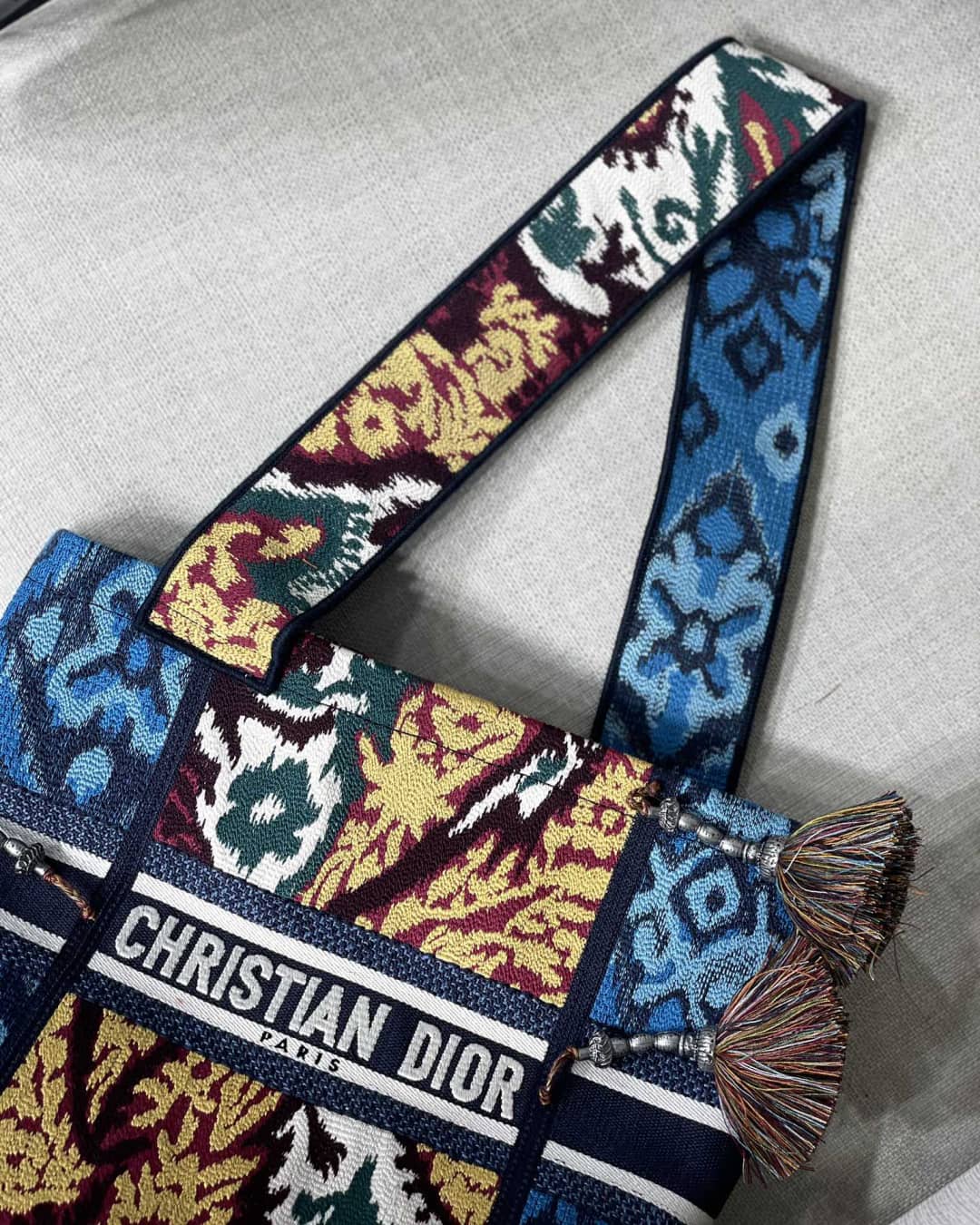 Chr1st1an D10r CD Bubble Embroidered Replica Bucket Bag