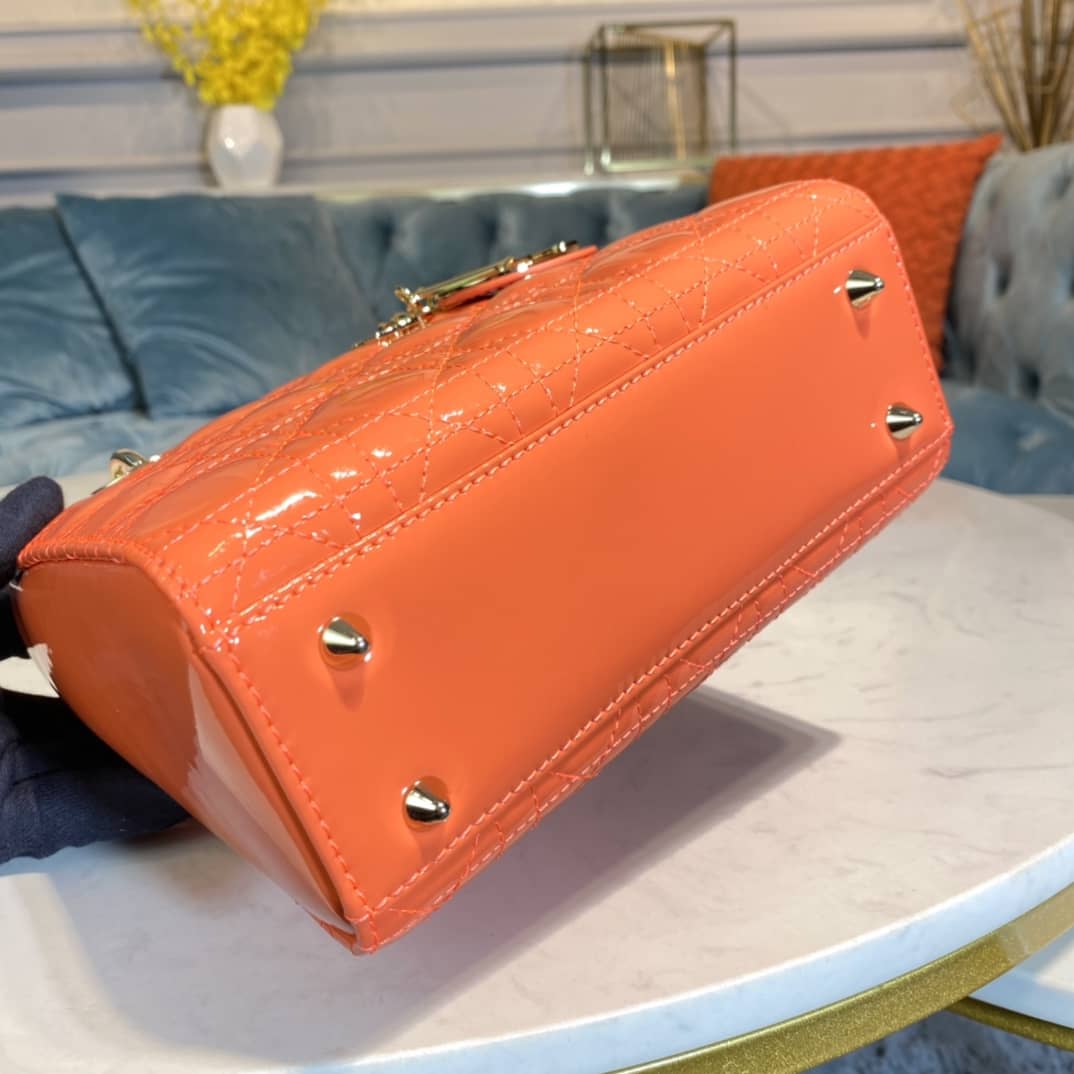 Chr1st1an D10r Lady D10r 20CM Replica Bag