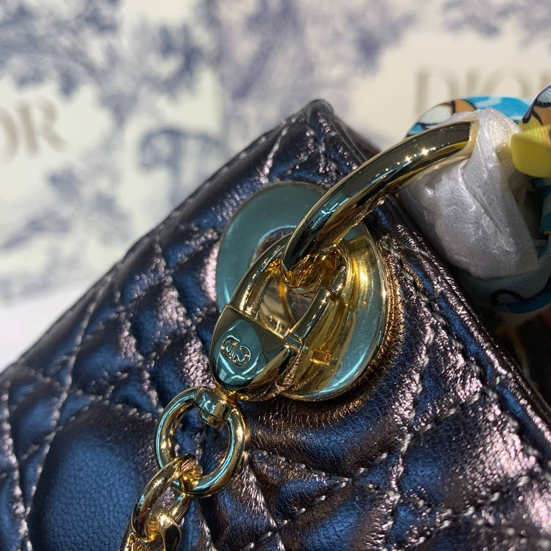 Chr1st1an D10r Lady D10r 17CM Replica Bag