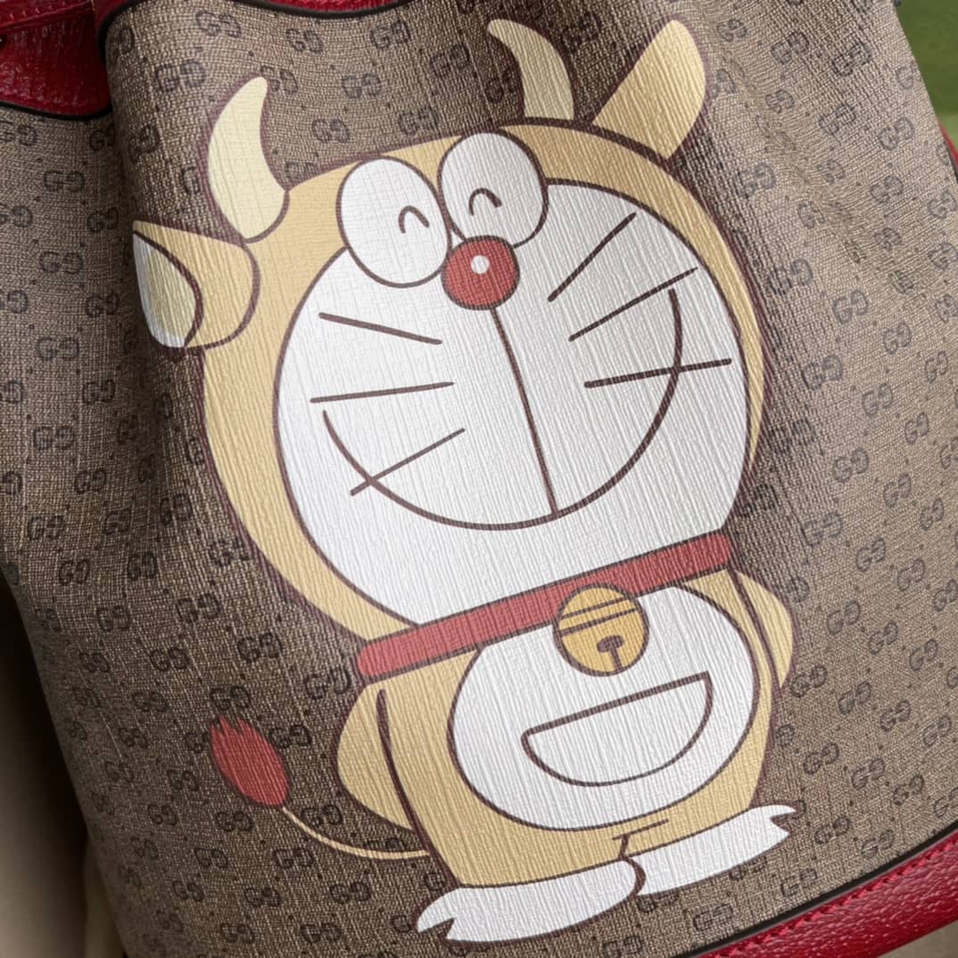 Gvc*1 Doraemon x Gvc*1 Small Bucket Bag Replica 655597