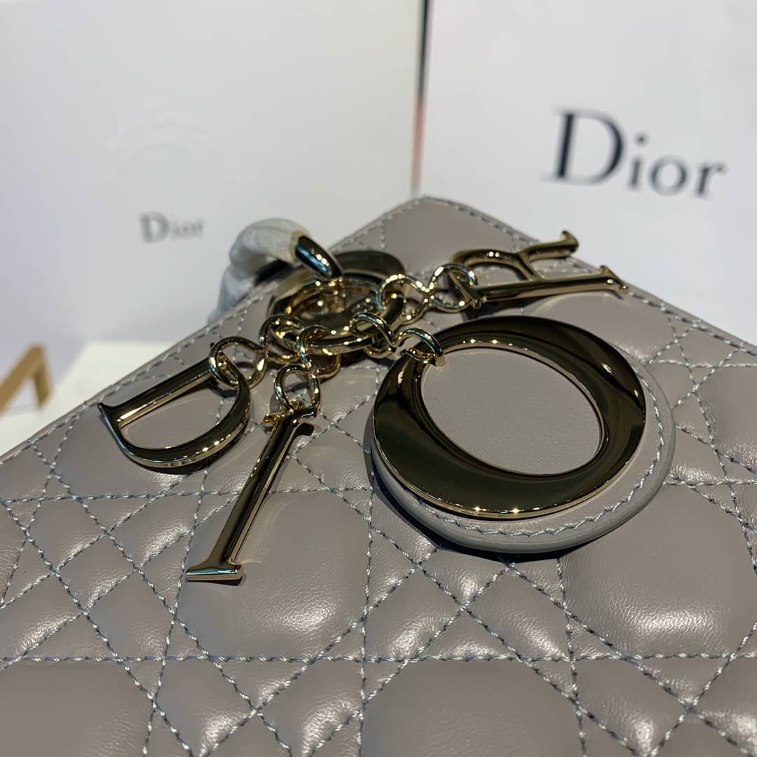 Chr1st1an D10r Lady D10r 20CM Replica Bag