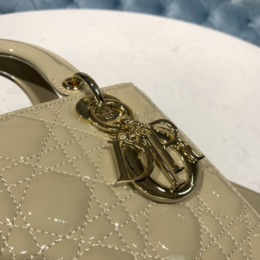 Chr1st1an D10r Lady D10r 20CM Replica Bag