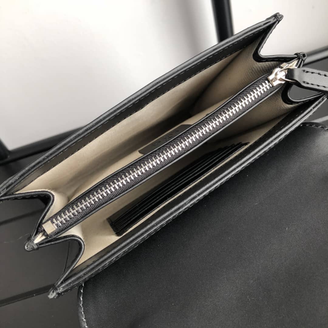 Gvc*1 Mens GG Embossed Messenger Bag Replica 625782