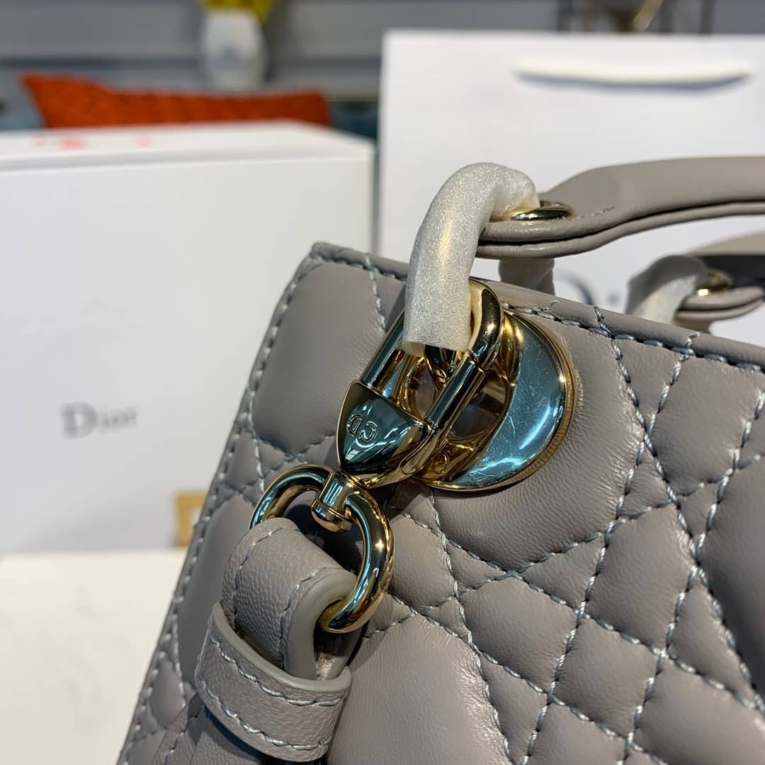 Chr1st1an D10r Lady D10r 20CM Replica Bag