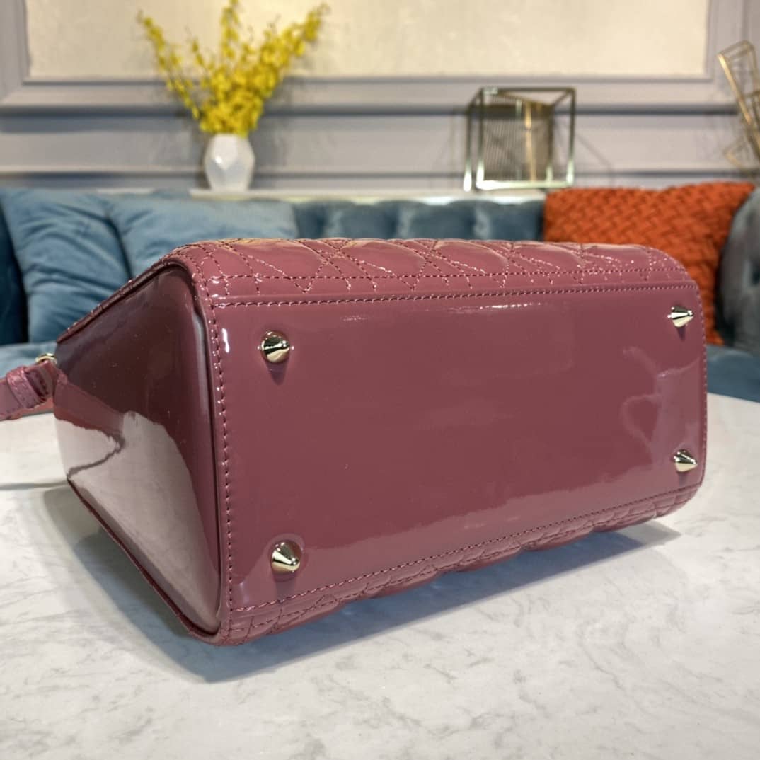 Chr1st1an D10r Lady D10r 24CM Replica Bag