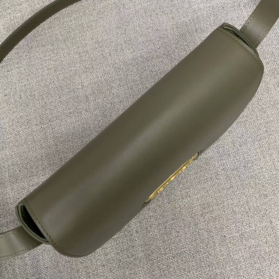 Ce1i*e Triomphe Bag Dupe  Medium Maillon Triomphe Calfskin Replica Bag