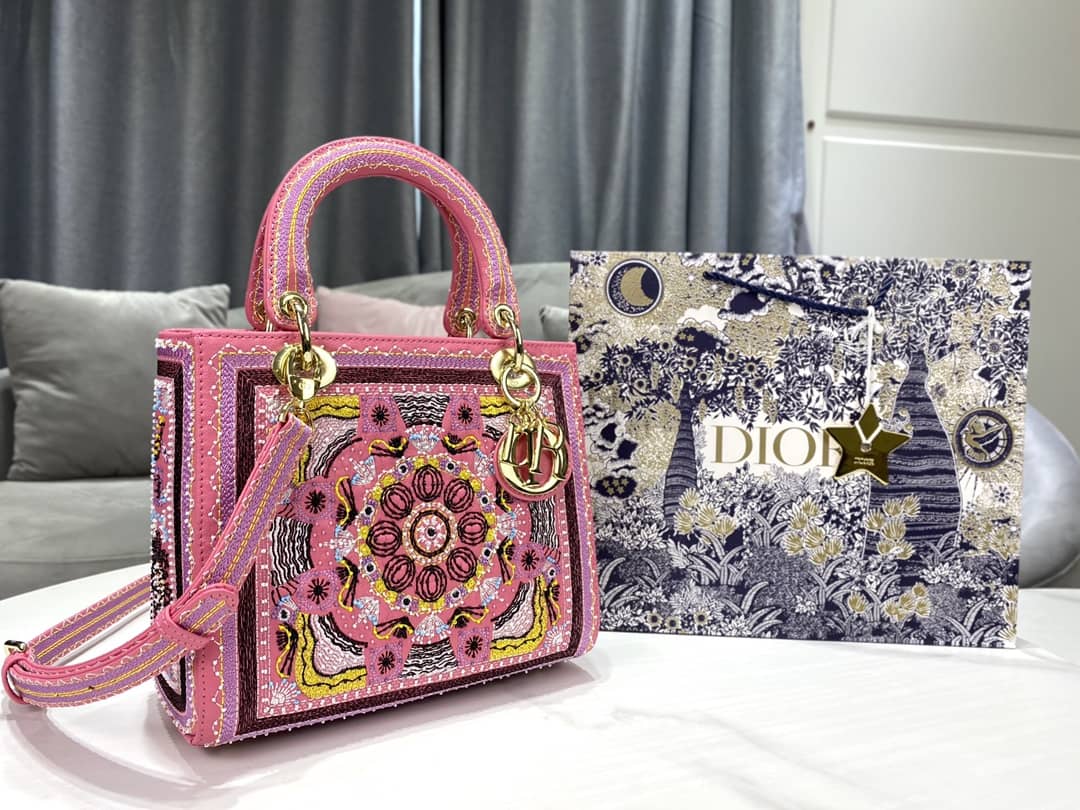Chr1st1an D10r Lady D10r 24CM Replica Bag