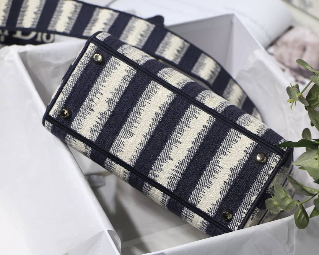 Lady D10r Dupe 24CM Paisley Embroidery Lady D-Lite