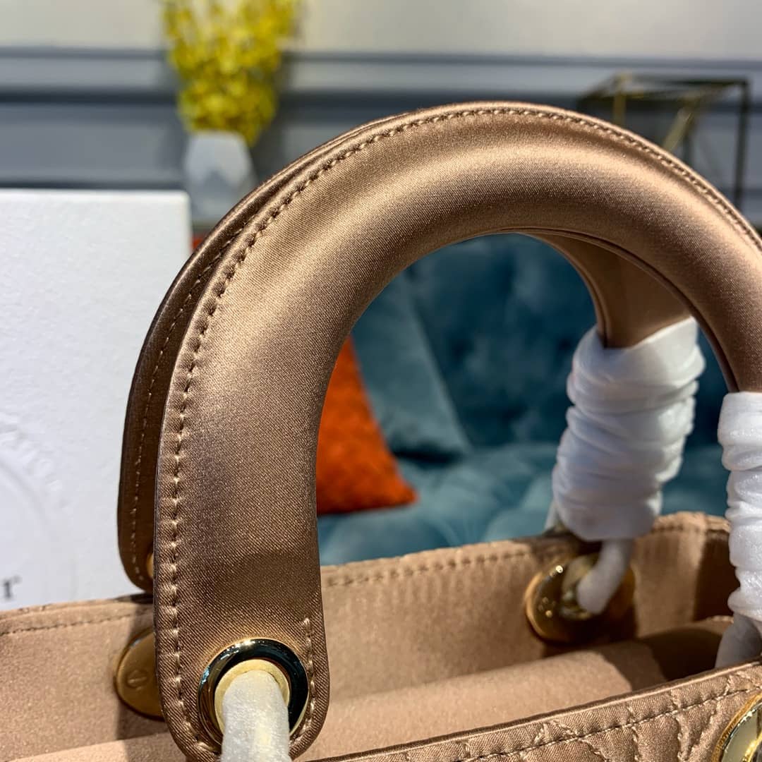 Chr1st1an D10r Lady D10r 20CM Replica Bag