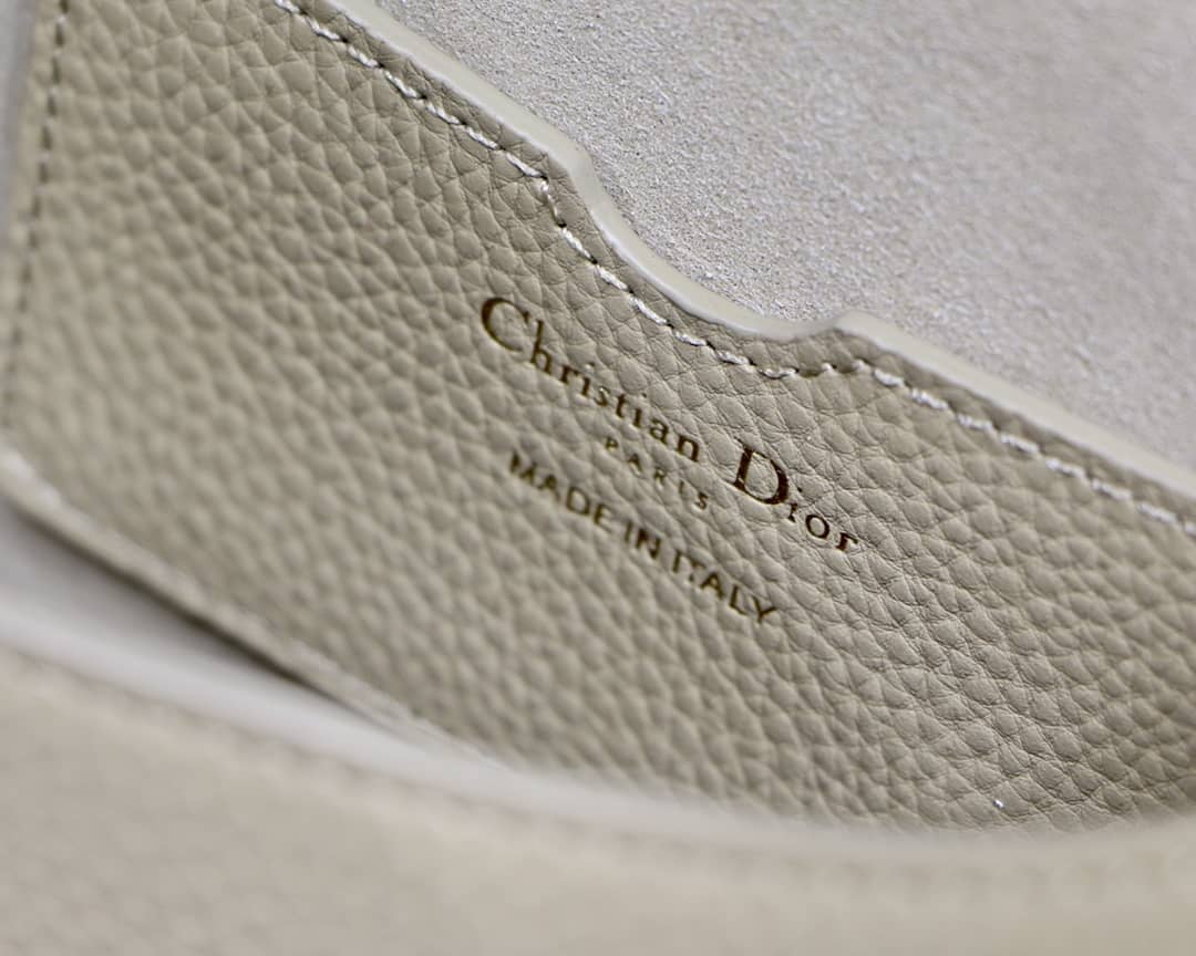 Best Replica Cheap Chr1st1an D10r Bobby 22CM Replica Bag(ColaReps)