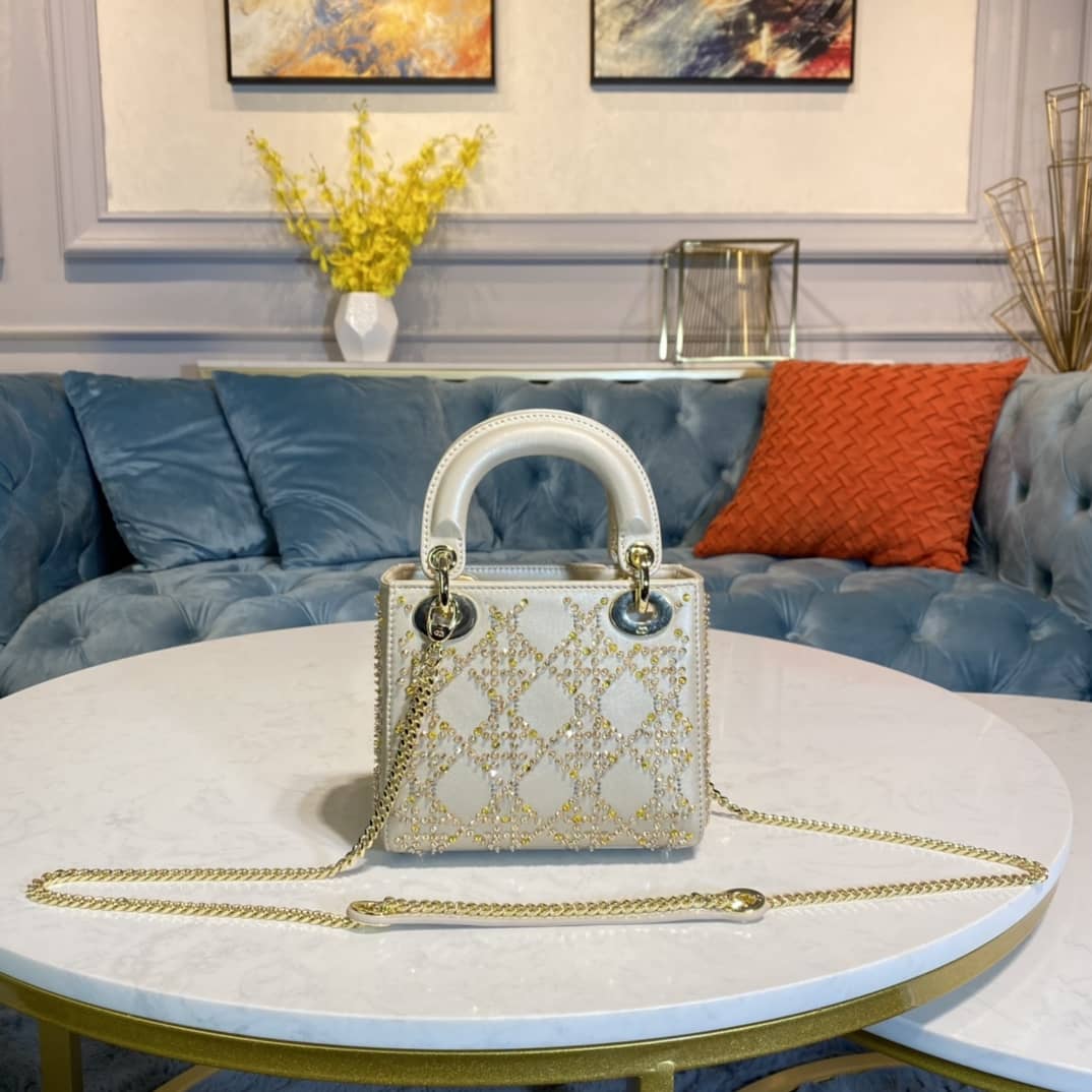 Chr1st1an D10r Lady D10r 17CM Replica Bag